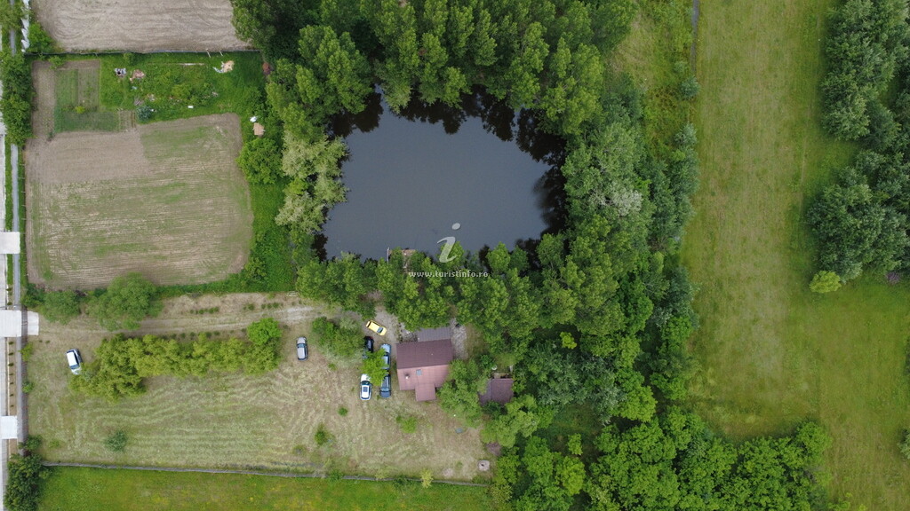 Lacul cu Cabană