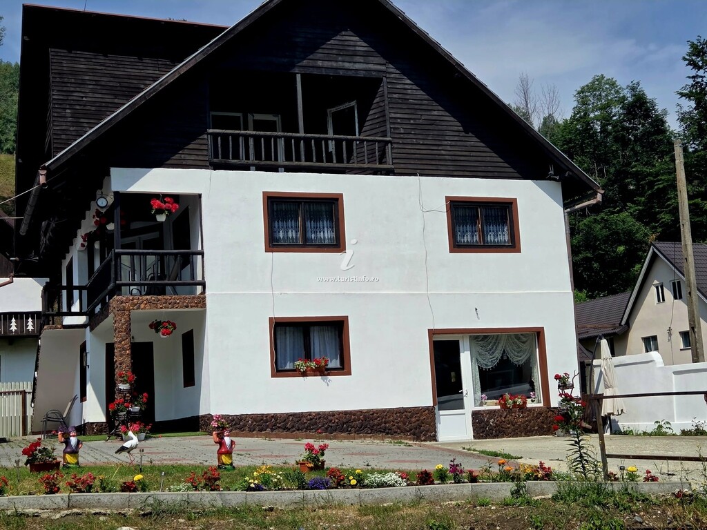 Cabana de lângă Râu