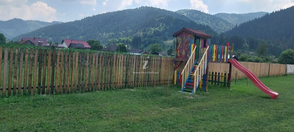 A-frame Emali