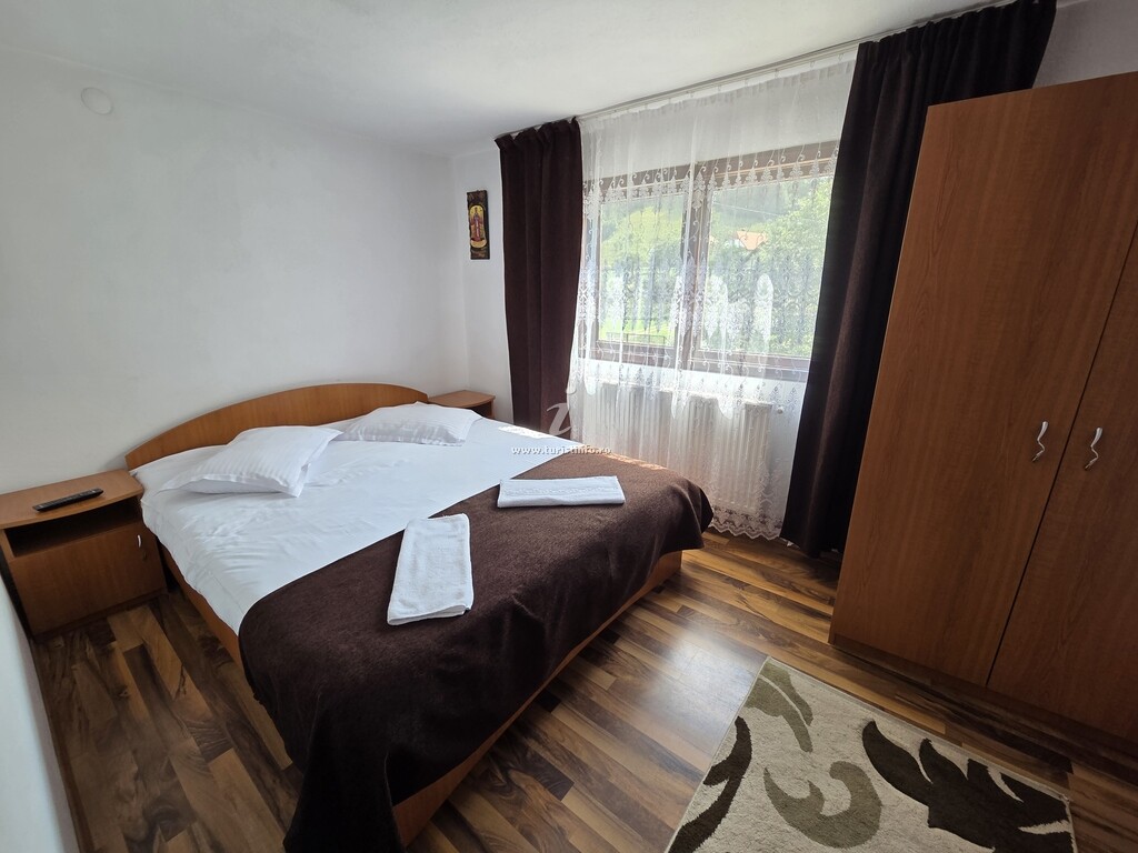 Cabana de lângă Râu