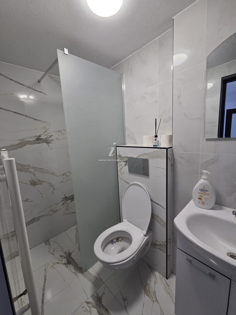 Cabana de lângă Râu