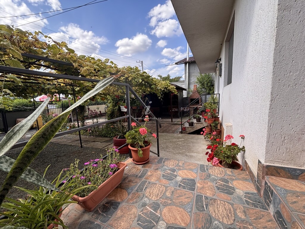 Vila Ade & Kar
