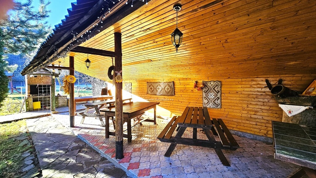 Pensiunea Casa dintre Pini