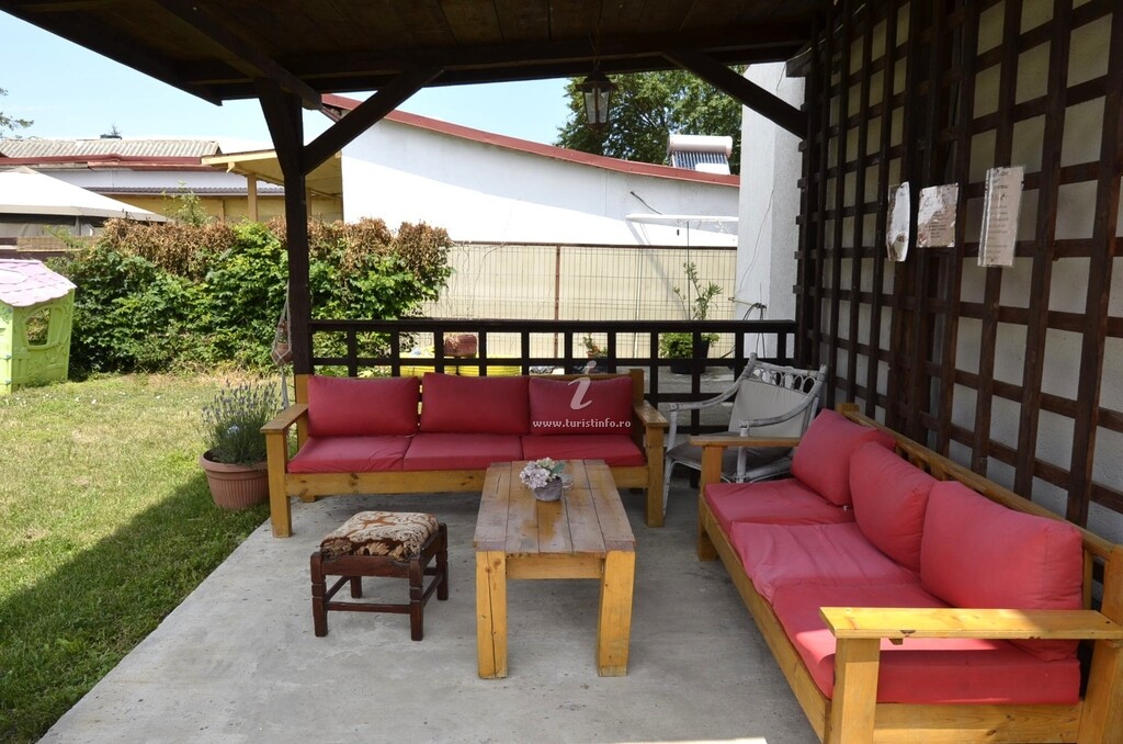 Casa Fântână cu Flori