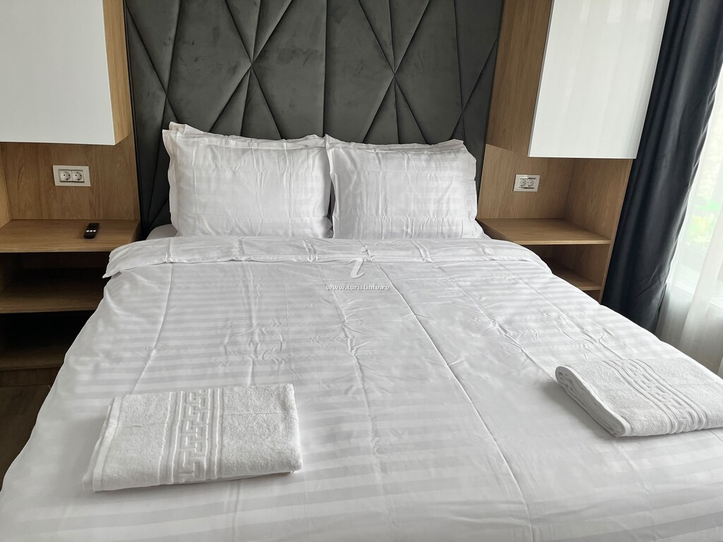 Bungalow-uri Diamond Resort