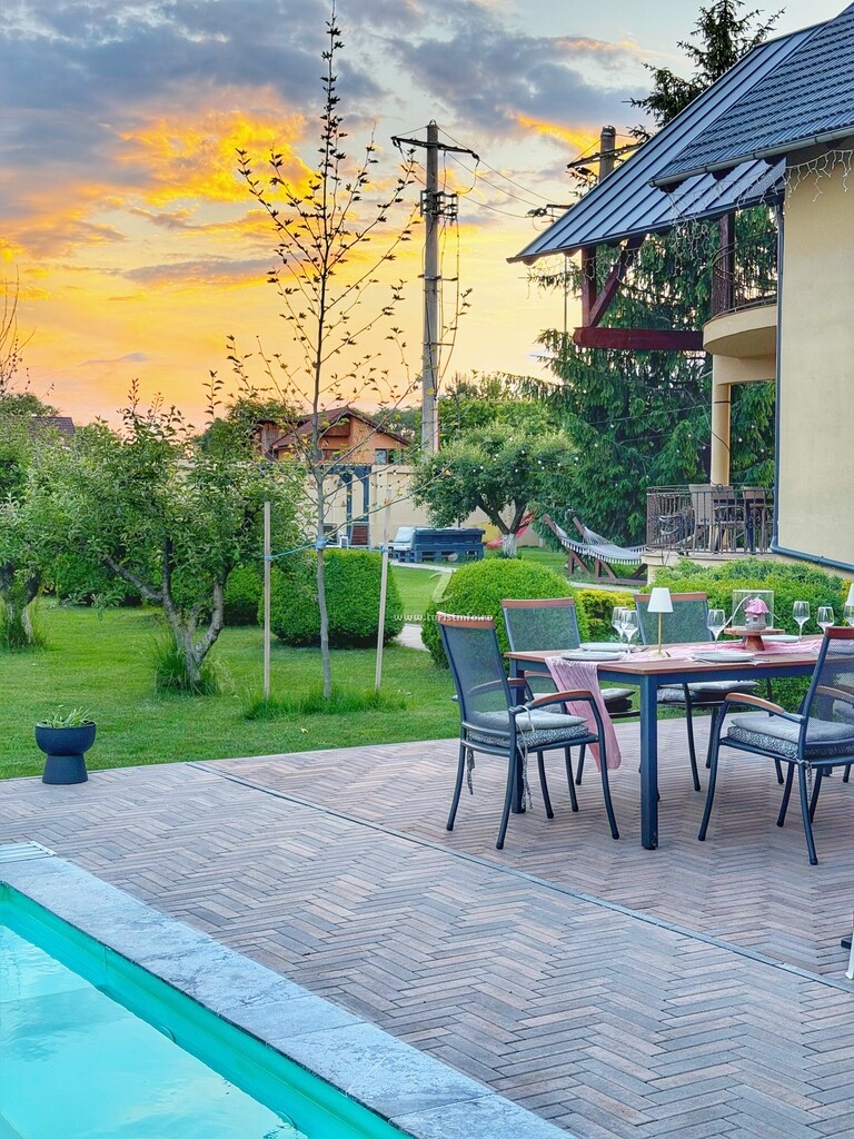 Pensiunea Orchard Villa