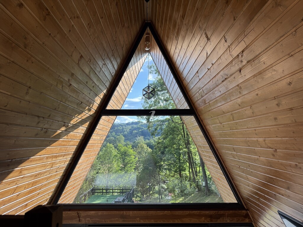 A-frame The Wolf Transfăgărășan