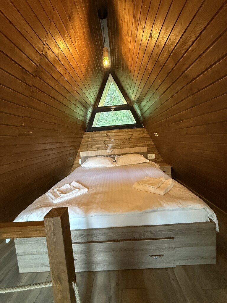 A-frame The Wolf Transfăgărășan
