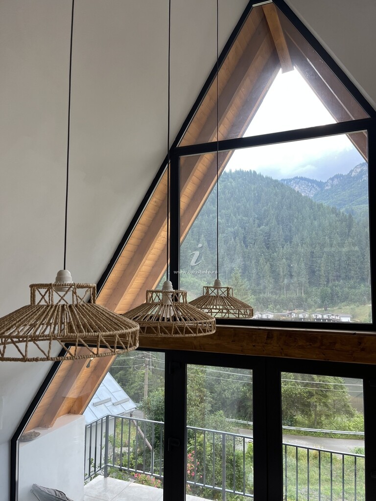 A-frame Oglinda Lacului & Studio Elias
