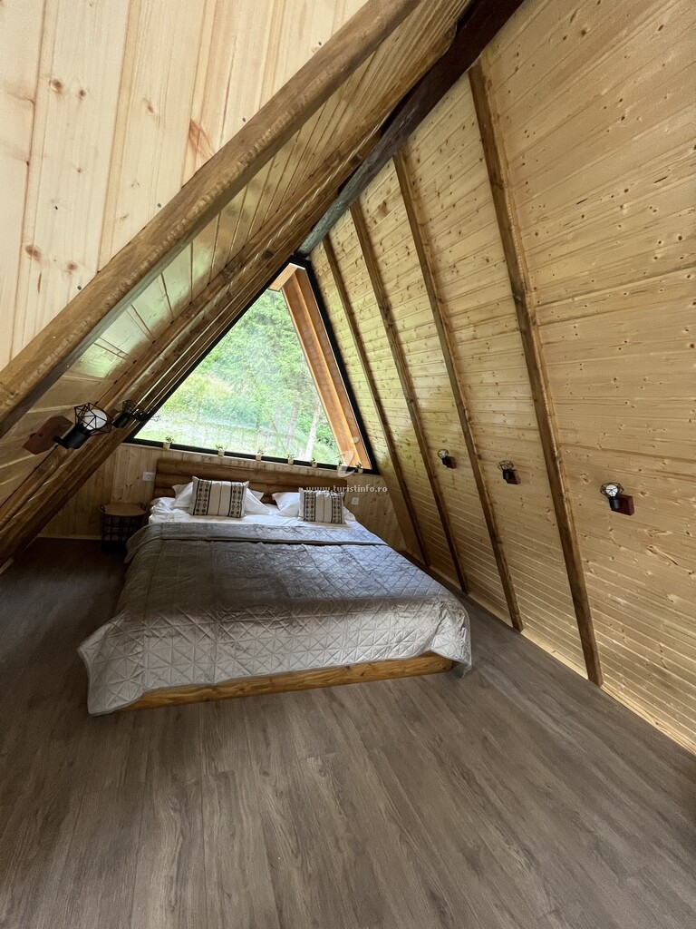 A-frame Oglinda Lacului & Studio Elias