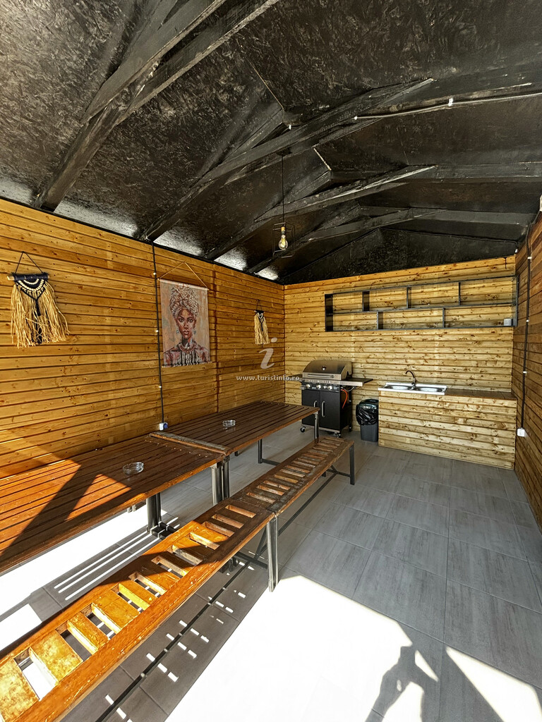 Camere de închiriat Deea Marii