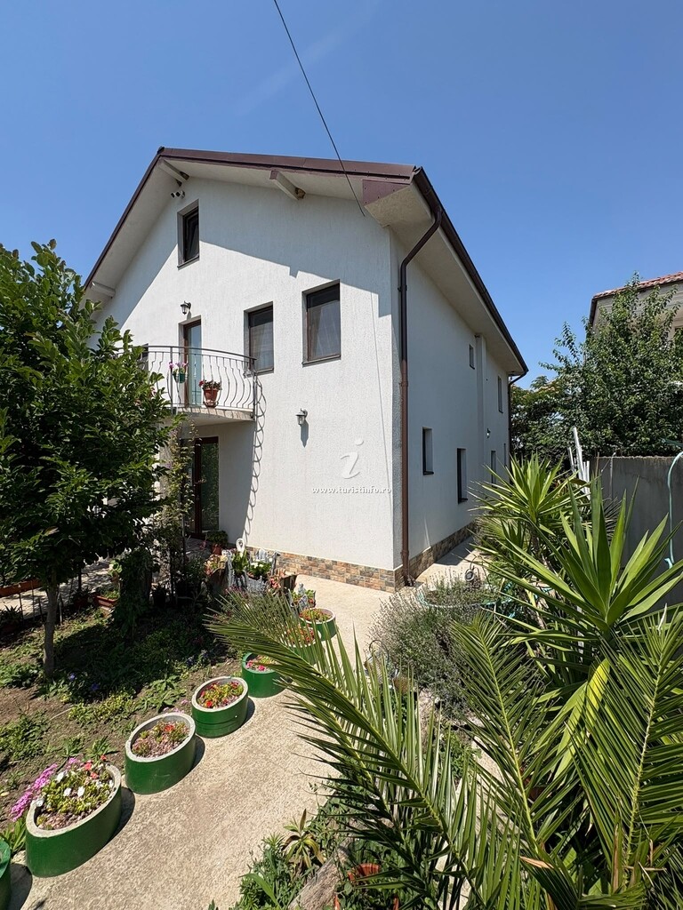 Vila Alb de Vară