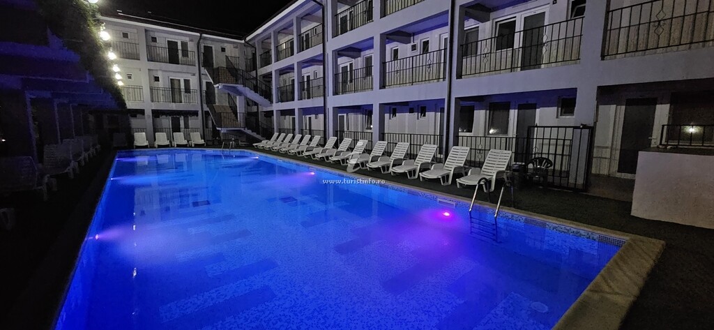 Aorra cazare Nibiru cu Piscină încălzită