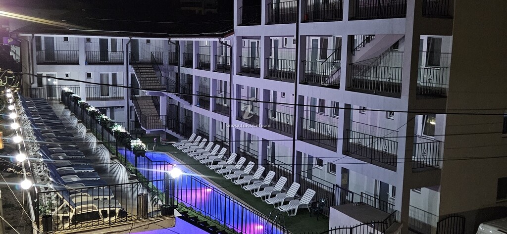 Aorra cazare Nibiru cu Piscină încălzită