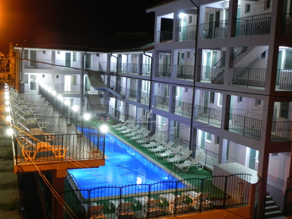 Aorra cazare Nibiru cu Piscină încălzită
