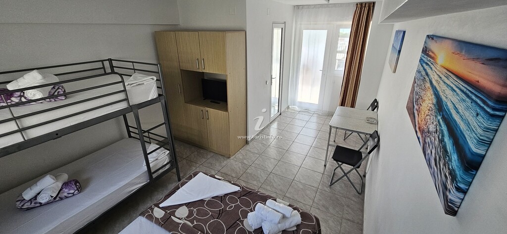 Aorra cazare Nibiru cu Piscină încălzită
