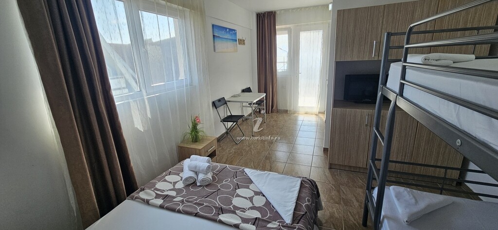Aorra cazare Nibiru cu Piscină încălzită