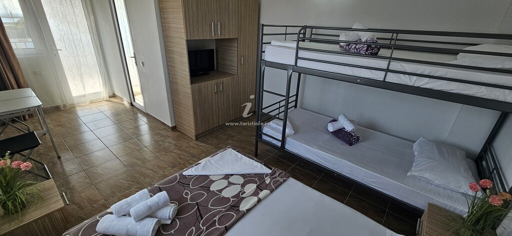 Aorra cazare Nibiru cu Piscină încălzită