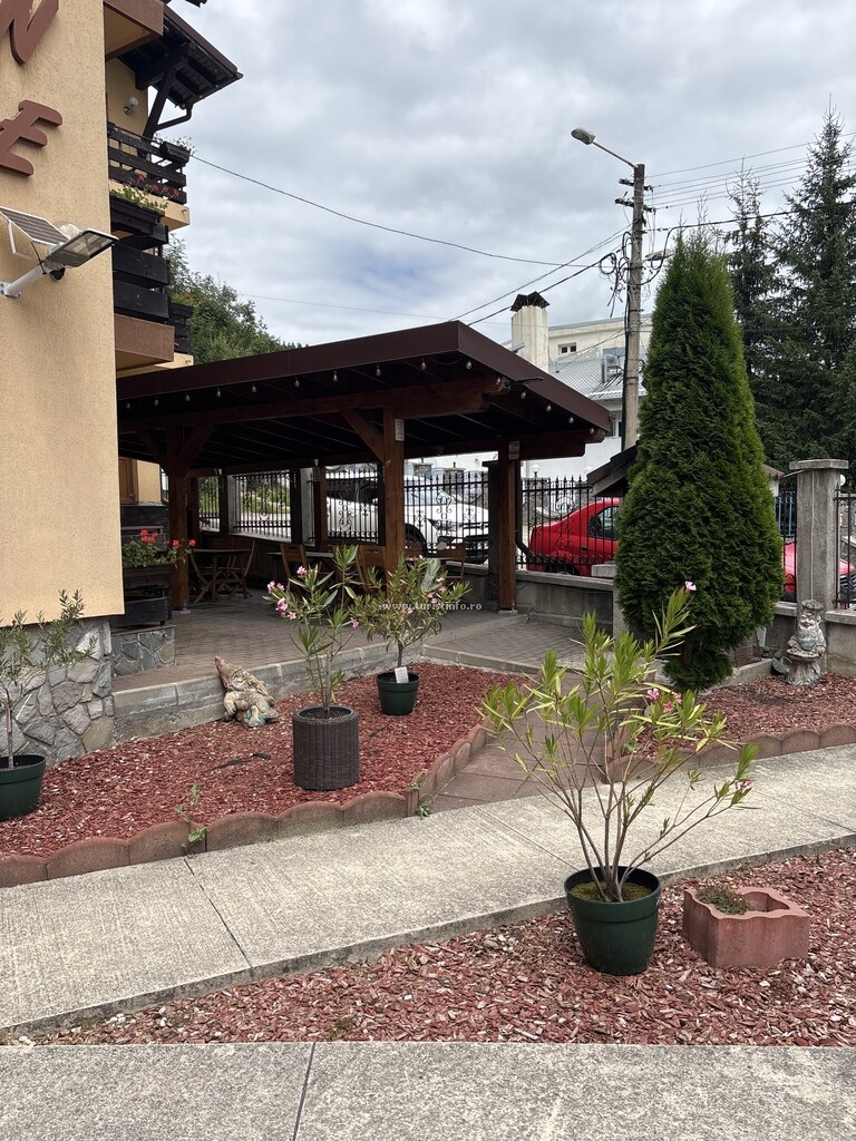 Camere de închiriat Eidolon