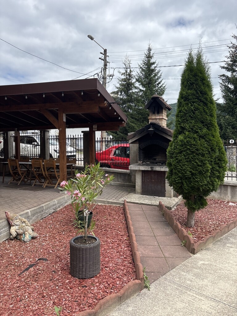 Camere de închiriat Eidolon