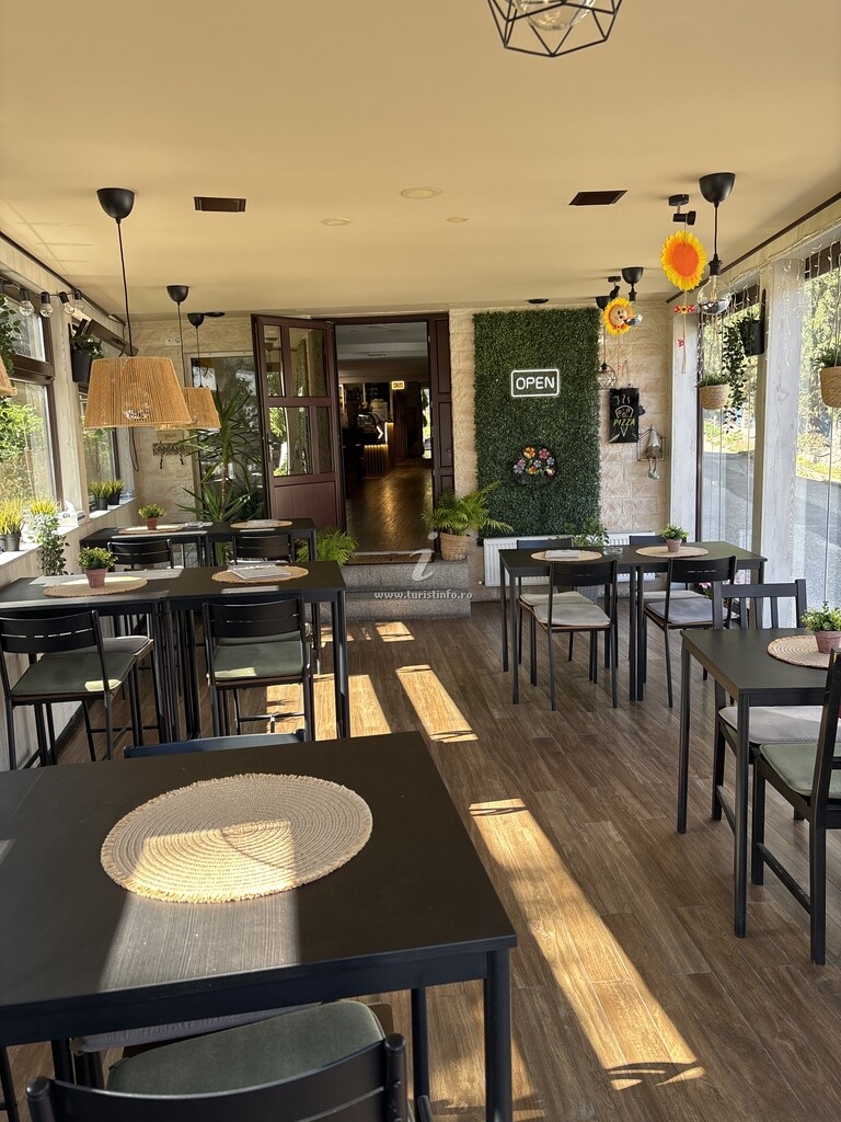 Camere de închiriat Eidolon