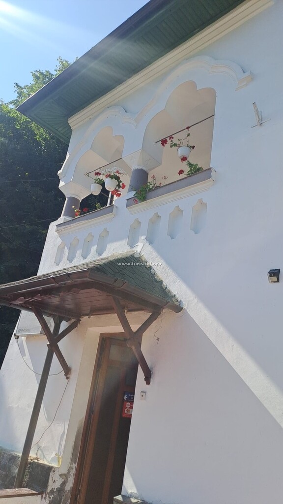 Camere de închiriat Ana Lăcrămioara