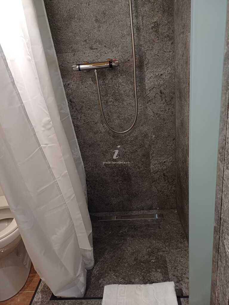 Camere de închiriat Ama