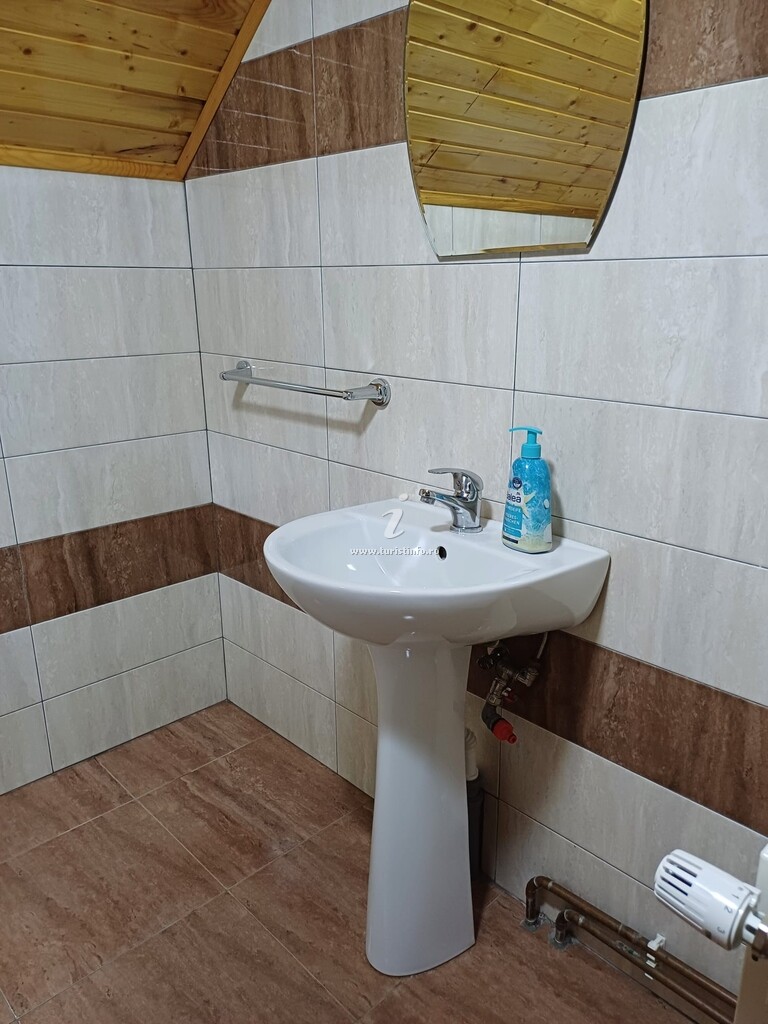 Camere de închiriat Ama
