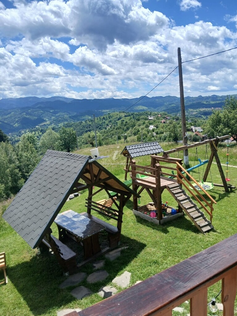 A-frame Raul
