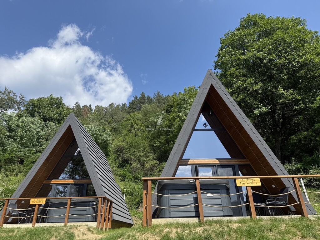 A-frame The Wolf Transfăgărășan
