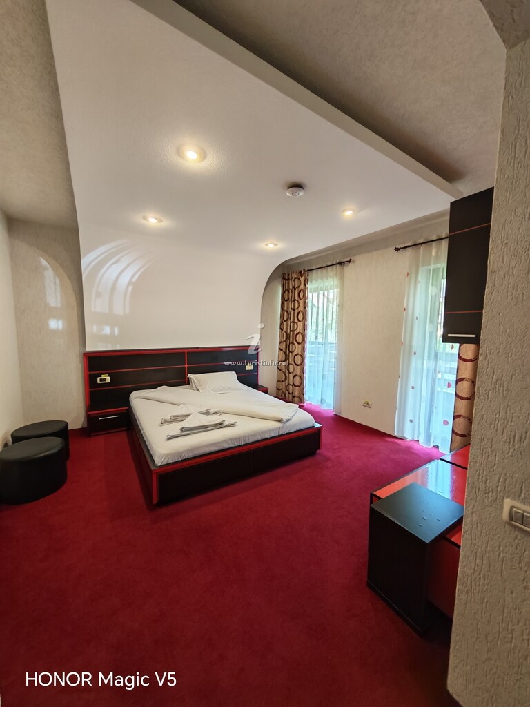 Pensiunea House of River