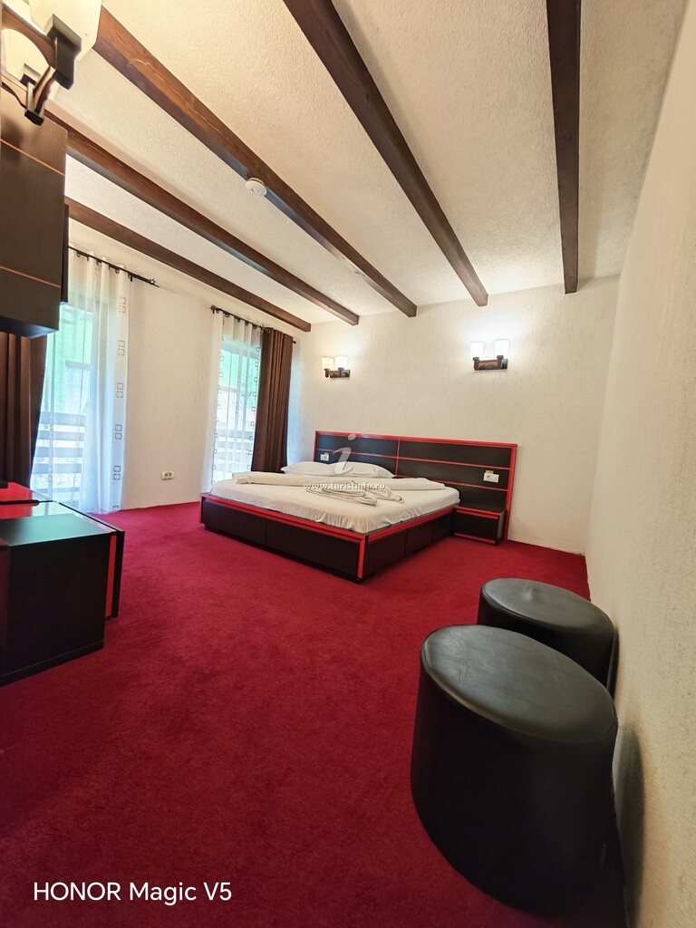 Pensiunea House of River