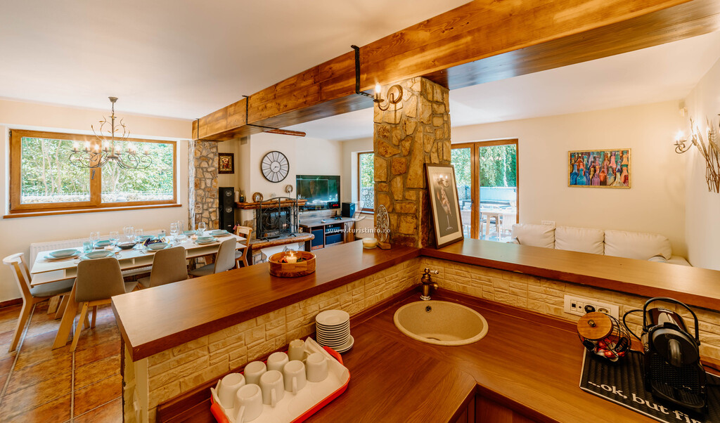 Iris Chalet