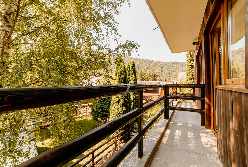 Iris Chalet