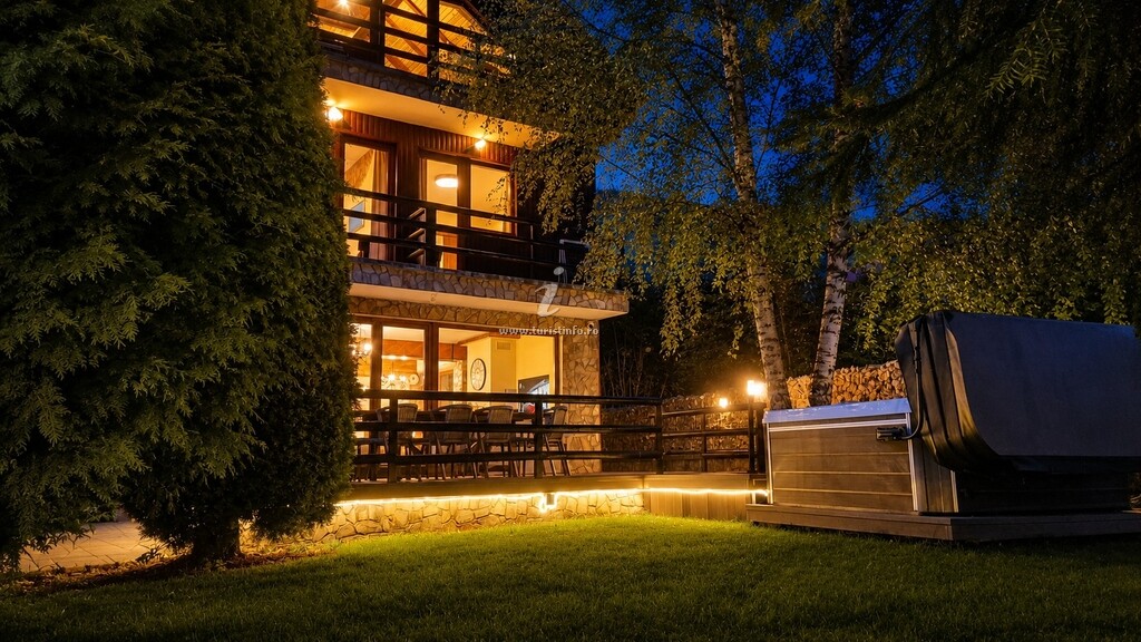 Iris Chalet