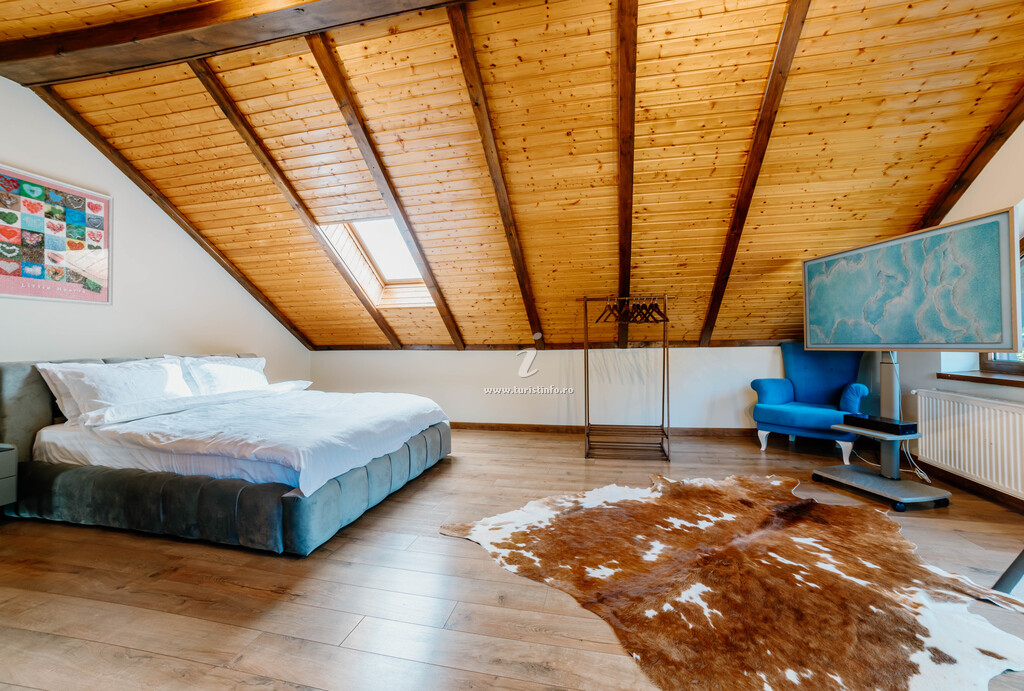 Iris Chalet