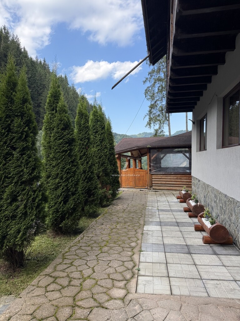 Pensiunea Rustic House