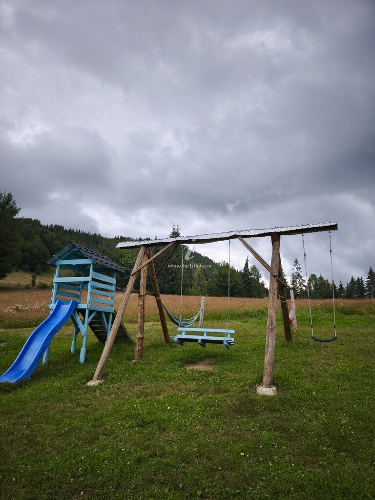Pensiunea Agroturistică Căsuța de la Munte