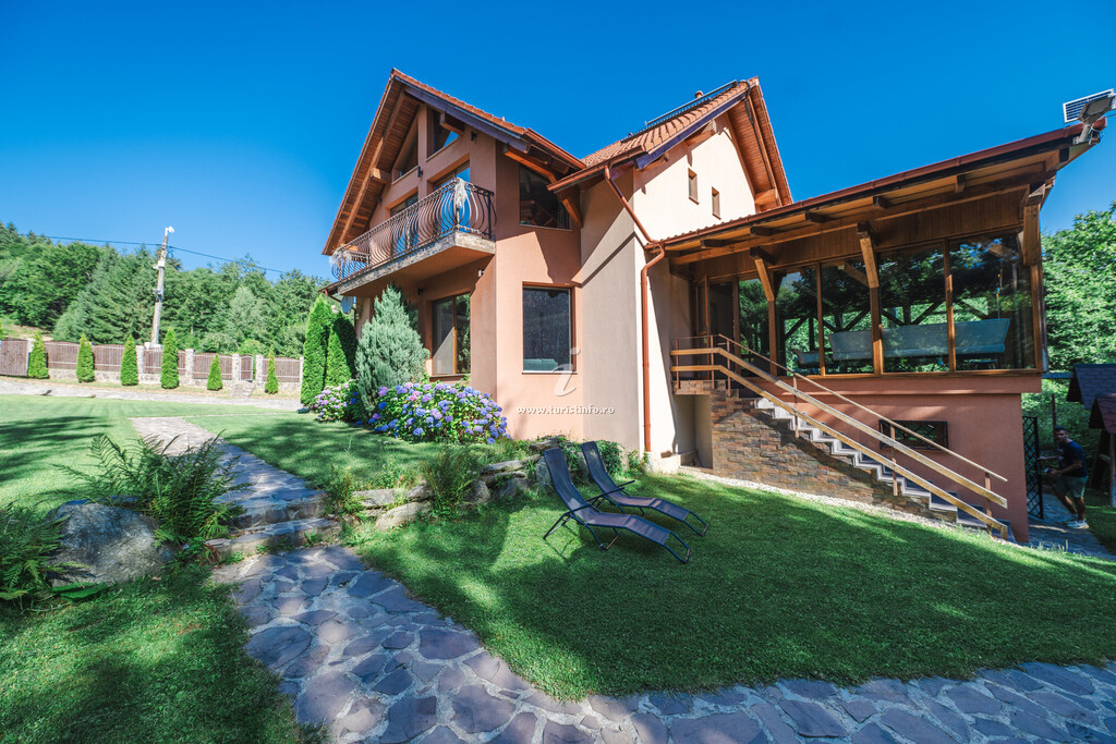 Camere de închiriat SeviCris
