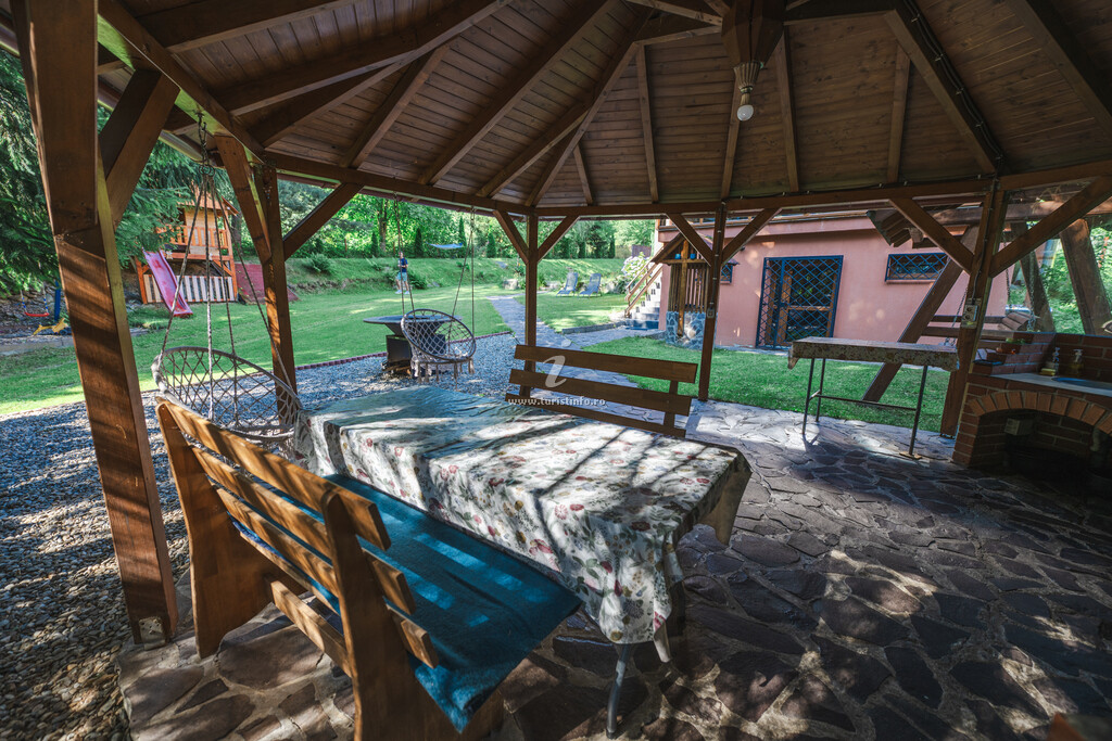 Camere de închiriat SeviCris