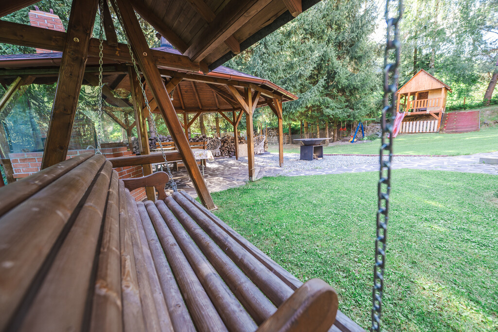 Camere de închiriat SeviCris
