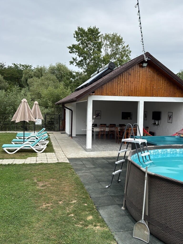 Camere de închiriat La Luca