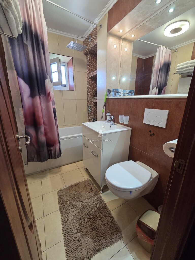 Apartament Raisa Plaja 3 Papuci