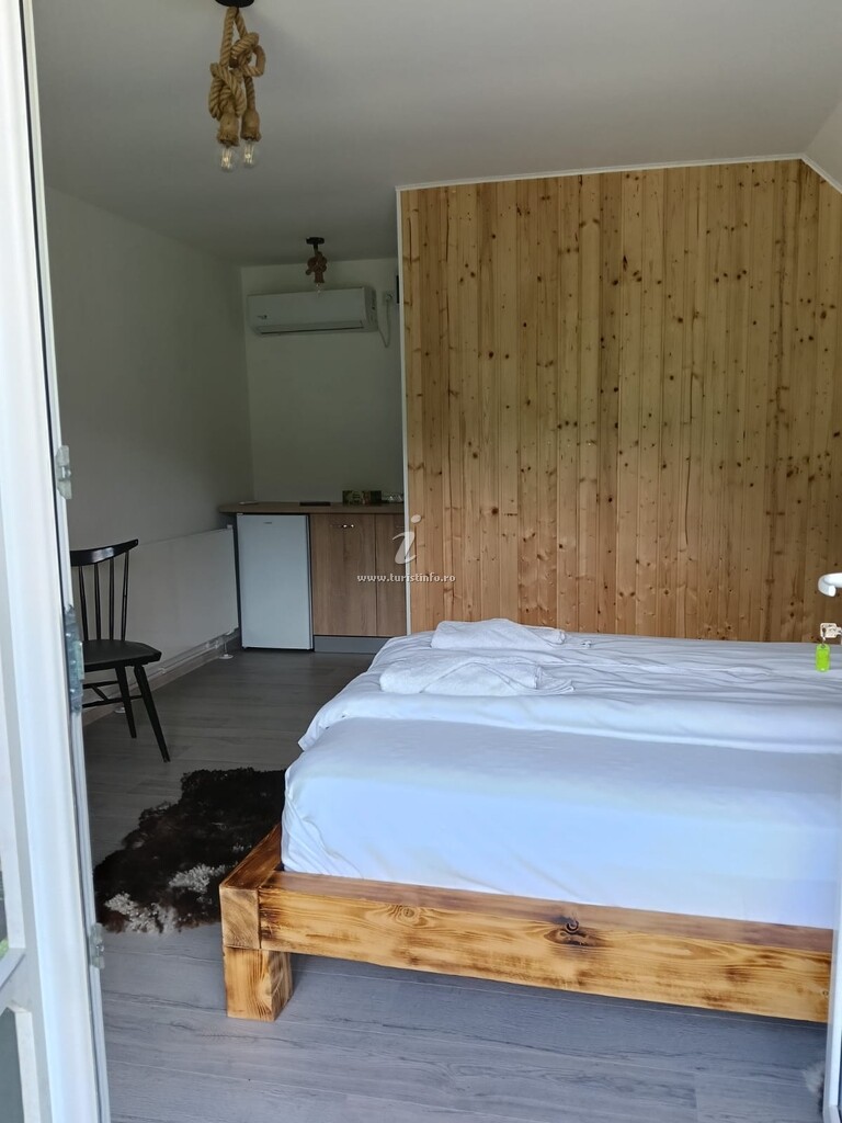 A-frame La Poalele Muntelui