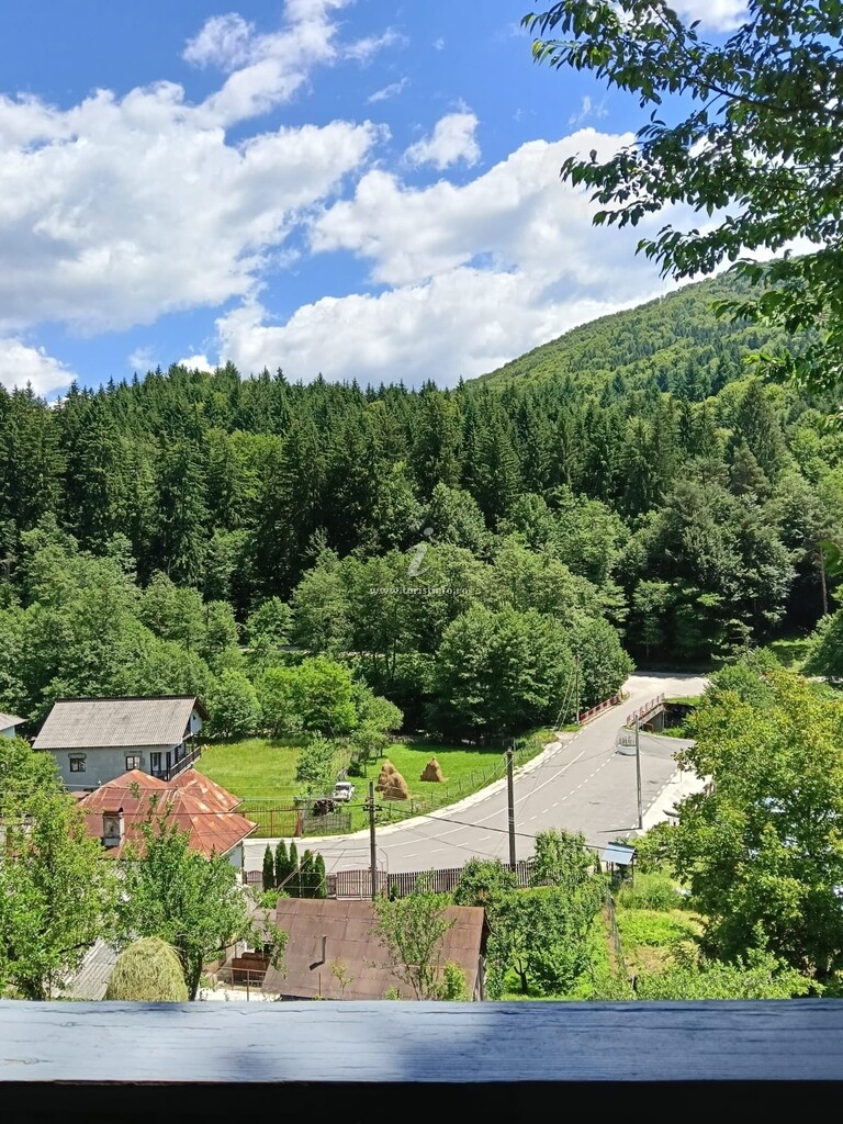 A-frame La Poalele Muntelui