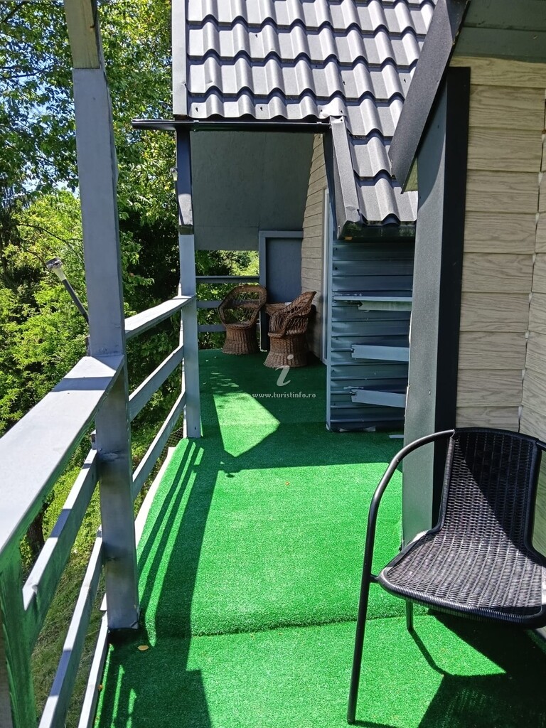 A-frame La Poalele Muntelui