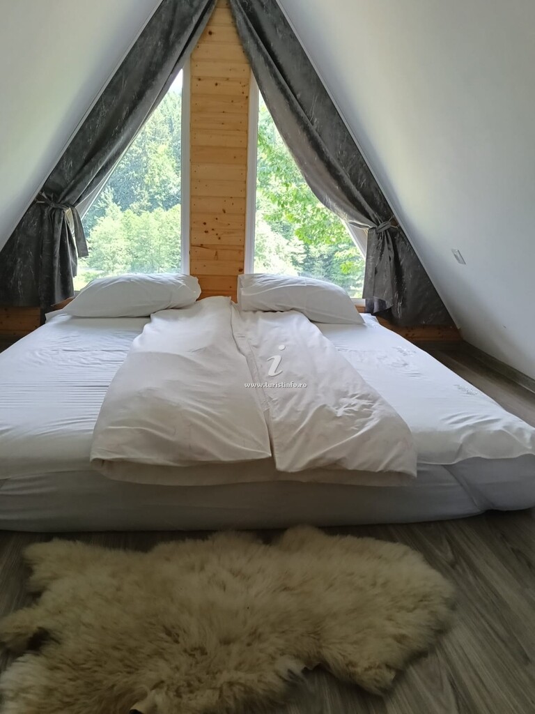 A-frame La Poalele Muntelui