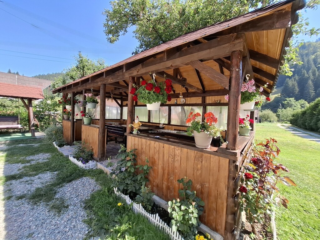Camere de închiriat Casa Coraiu