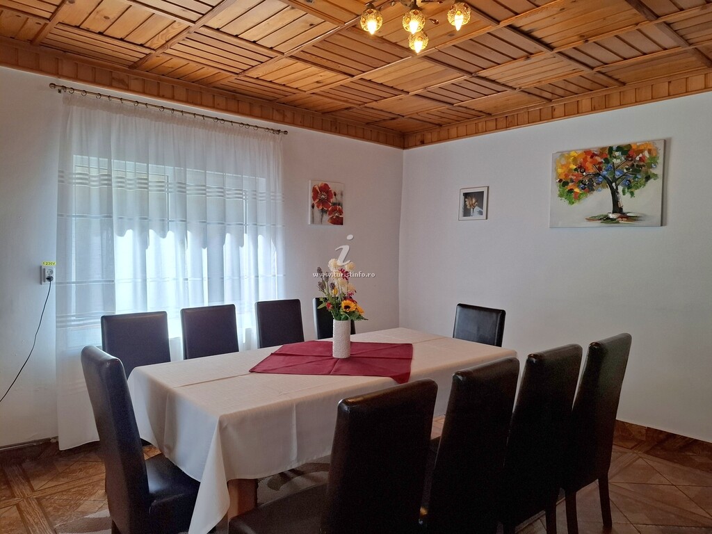 Camere de închiriat Casa Coraiu