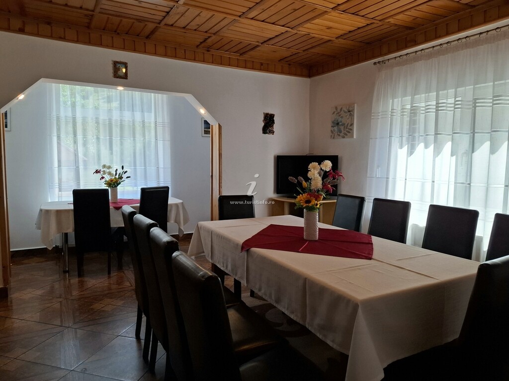 Camere de închiriat Casa Coraiu